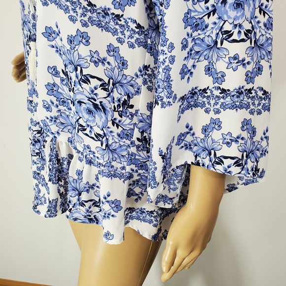 Soho Cold Shoulder Tunic Top Size L Blue Floral - Picture 4 of 16